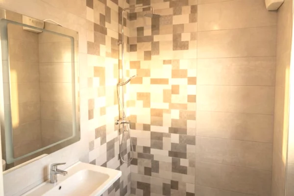  Jepet me qira apartament 3+1+2 – Astir (tek Vila L)