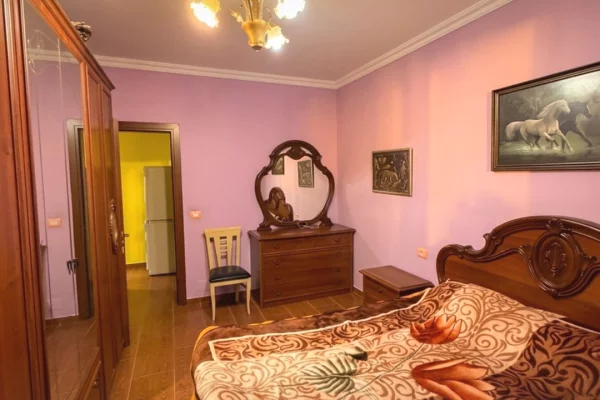 Shtepi me qera Apartament ne Tirane, 1+1, Mobilimi E mobiluar, Pagesa 50,000  Leke.