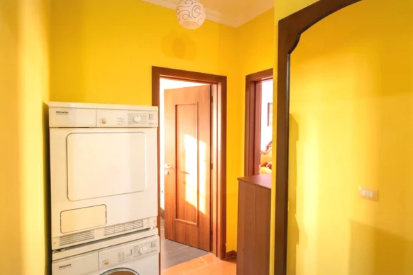 Shtepi me qera Apartament ne Tirane, 1+1, Mobilimi E mobiluar, Pagesa 50,000  Leke.