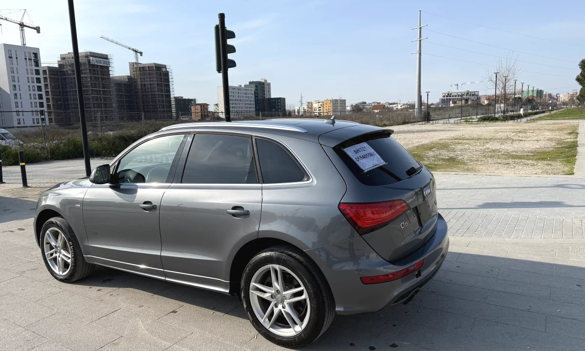 Auto in Vendita a Tirana, Audi, 2013 Benzine,Kambio Automatik Pagamento 9,000  Leke.