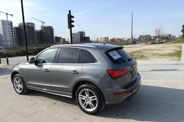 Auto in Vendita a Tirana - 9,000 Leke