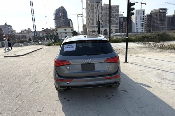 Auto in Vendita a Tirana, Audi, 2013 Benzine,Kambio Automatik Pagamento 9,000  Leke.