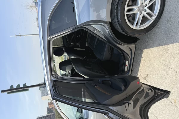 Auto in Vendita a Tirana, Audi, 2013 Benzine,Kambio Automatik Pagamento 9,000  Leke.