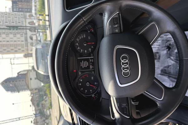 Auto in Vendita a Tirana, Audi, 2013 Benzine,Kambio Automatik Pagamento 9,000  Leke.