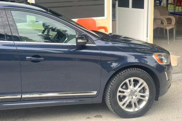 Auto in Vendita a Berat, Volvo, 2015 gasoline-gas,Kambio Automatik Pagamento 13,100  Euro.