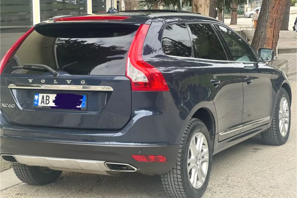 Auto in Vendita a Berat, Volvo, 2015 gasoline-gas,Kambio Automatik Pagamento 13,100  Euro.