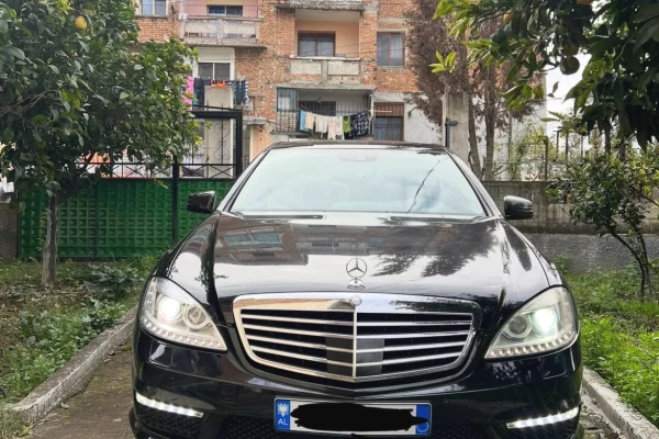 Auto in Vendita a Berat, Mercedes-Benz, 2011 Diesel,Kambio Automatik Pagamento 13,000  Euro.