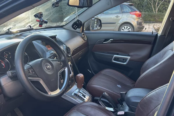 Auto in Vendita a Tirana, Opel, 2007 Diesel,Kambio Automatik Pagamento 5,500  Euro.