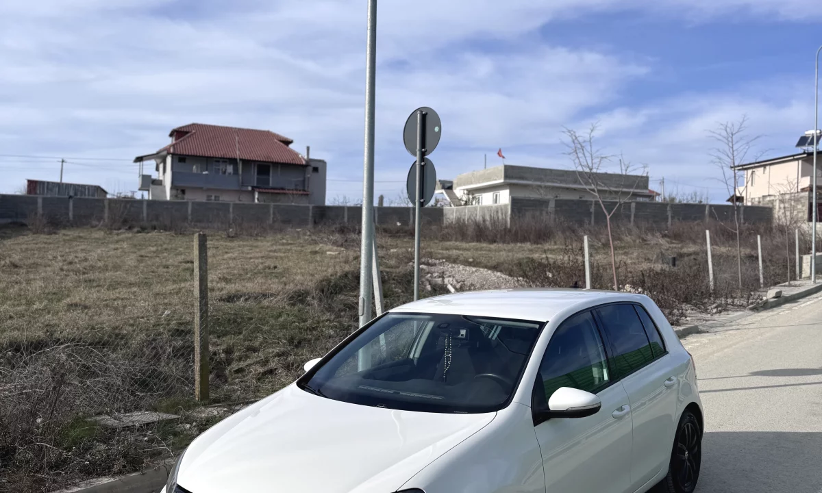 Auto in Vendita a Tirana, Volkswagen, 2010 Diesel,Kambio Automatik Pagamento 6,000  Euro.