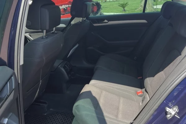 Makina ne shitje ne Durres, Volkswagen, 2019 Diesel,Kambio Automatik Pagesa 18,500  Euro.