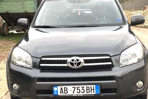 Makina ne shitje ne Lushnje, Toyota, 2008 Diesel,Kambio Manual Pagesa 5,000  Euro.