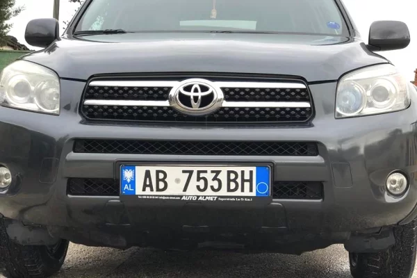 Makina ne shitje ne Lushnje, Toyota, 2008 Diesel,Kambio Manual Pagesa 5,000  Euro.