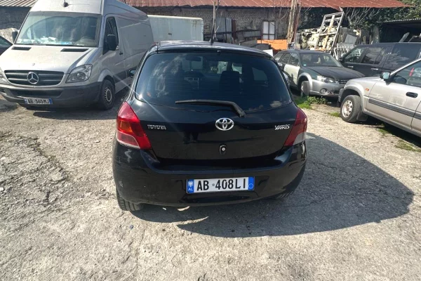 Makina ne shitje ne Lushnje, Toyota, 2009 gasoline-gas,Kambio Manual Pagesa 3,500  Euro.