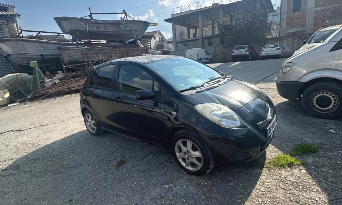 Makina ne shitje ne Lushnje, Toyota, 2009 gasoline-gas,Kambio Manual Pagesa 3,500  Euro.