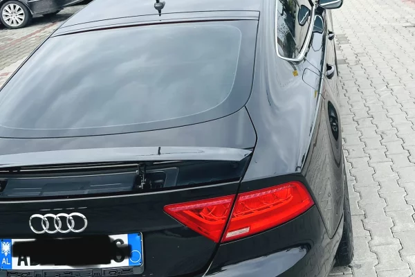 Makina ne shitje ne Tirane, Audi, 2011 Diesel,Kambio Automatik Pagesa 11,000  Euro.