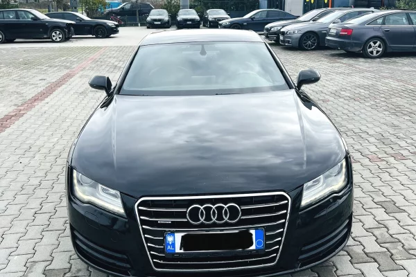 Makina ne shitje ne Tirane - 11,000 Euro