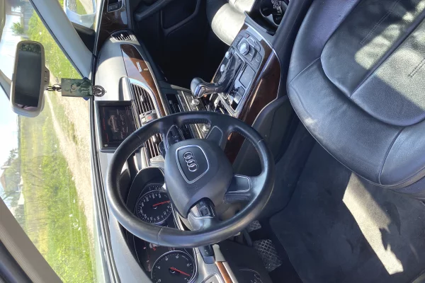 Makina ne shitje ne Durres, Audi, 2012 Diesel,Kambio Automatik Pagesa 9,500  Euro.