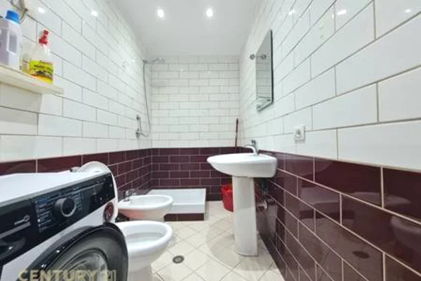 Shtepi me qera Apartament ne Tirane, 2+1, Mobilimi E mobiluar, Pagesa 450  Euro.