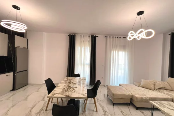 Shtepi me qera Apartament ne Tirane, 2+1, Mobilimi E mobiluar, Pagesa 800  Euro.