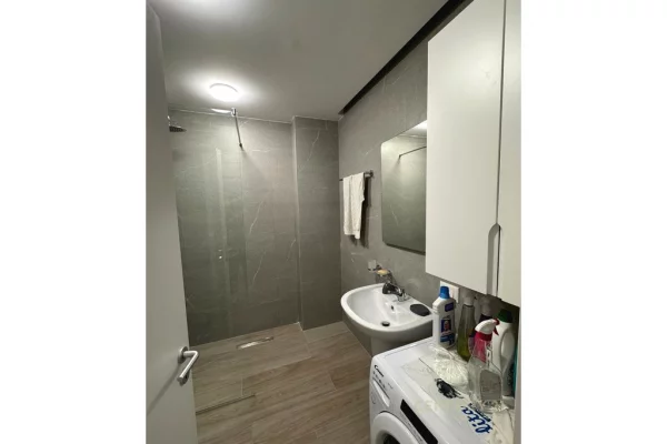 Shtepi me qera 2+1 ne Tirane - 1,100 Euro