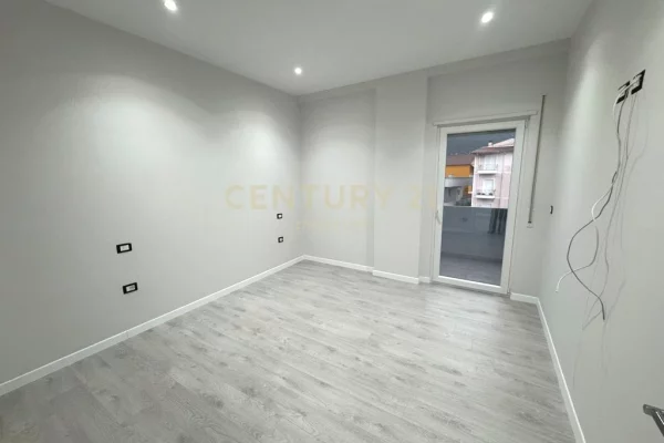 Shtepi me qera Apartament ne Tirane, 2+1, Mobilimi E mobiluar, Pagesa 450  Euro.