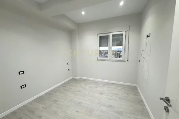 Shtepi me qera Apartament ne Tirane, 2+1, Mobilimi E mobiluar, Pagesa 450  Euro.