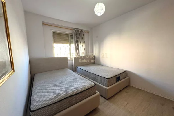 Shtepi me qera Apartament ne Tirane, 2+1, Mobilimi E mobiluar, Pagesa 500  Euro.