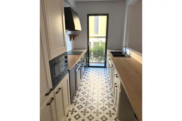 Shtepi me qera Apartament ne Tirane, 2+1, Mobilimi E mobiluar, Pagesa 1,200  Euro.