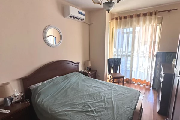 Shtepi me qera Apartament ne Tirane, 2+1, Mobilimi E mobiluar, Pagesa 75,000  Leke.