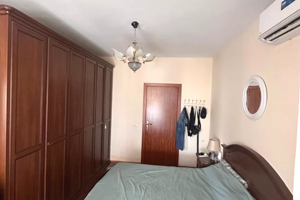 Shtepi me qera Apartament ne Tirane, 2+1, Mobilimi E mobiluar, Pagesa 75,000  Leke.