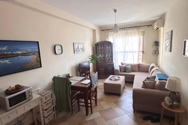 Shtepi me qera Apartament ne Tirane, 2+1, Mobilimi E mobiluar, Pagesa 75,000  Leke.