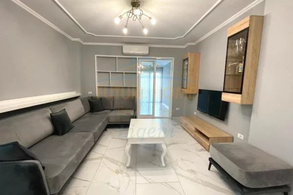 Shtepi me qera Apartament ne Tirane, 2+1, Mobilimi E mobiluar, Pagesa 1,100  Euro.