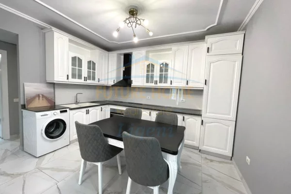 Shtepi me qera Apartament ne Tirane, 2+1, Mobilimi E mobiluar, Pagesa 1,100  Euro.