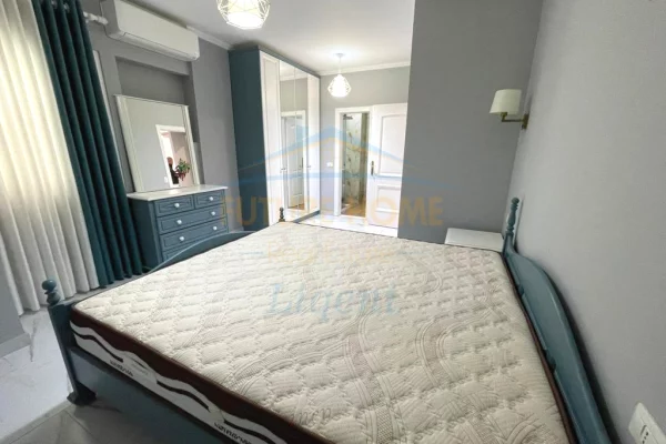 Shtepi me qera Apartament ne Tirane, 2+1, Mobilimi E mobiluar, Pagesa 1,100  Euro.