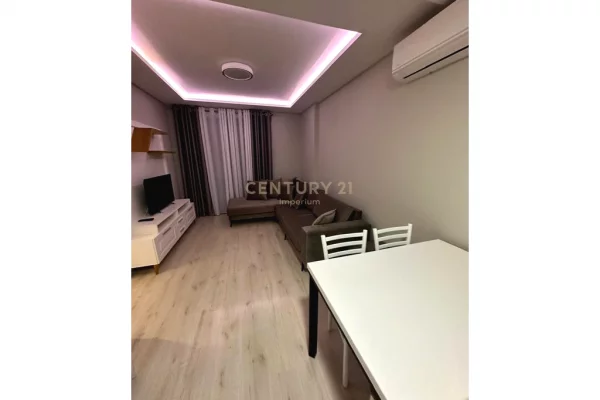 Shtepi me qera Apartament ne Tirane, 2+1, Mobilimi E mobiluar, Pagesa 700  Euro.