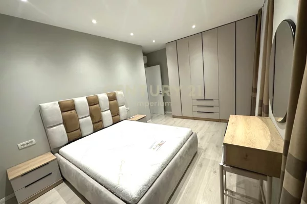 Shtepi me qera Apartament ne Tirane, 2+1, Mobilimi E mobiluar, Pagesa 700  Euro.