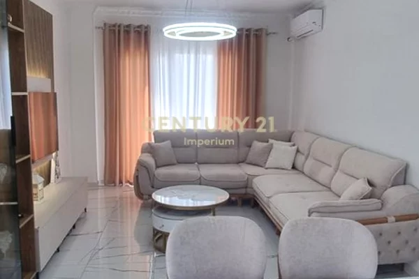 Shtepi me qera 2+1 ne Tirane - 500 Euro