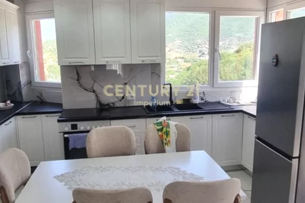 Shtepi me qera Apartament ne Tirane, 2+1, Mobilimi Pjeserisht e mobiluar, Pagesa 500  Euro.