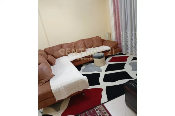 Shtepi me qera Apartament ne Tirane, 2+1, Mobilimi Pjeserisht e mobiluar, Pagesa 500  Euro.