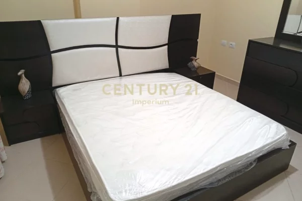 Shtepi me qera Apartament ne Tirane, 2+1, Mobilimi Pjeserisht e mobiluar, Pagesa 500  Euro.