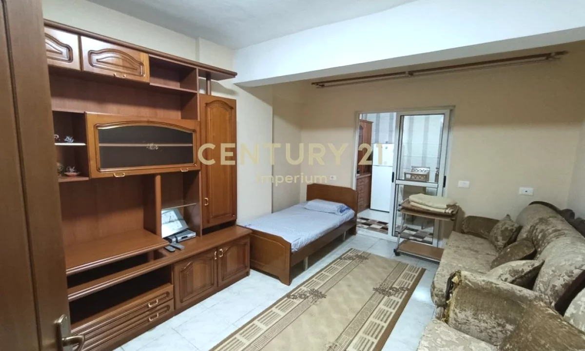 Shtepi me qera Apartament ne Tirane, 2+1, Mobilimi Pjeserisht e mobiluar, Pagesa 500  Euro.