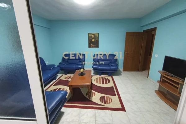 Shtepi me qera Apartament ne Tirane, 2+1, Mobilimi Pjeserisht e mobiluar, Pagesa 500  Euro.