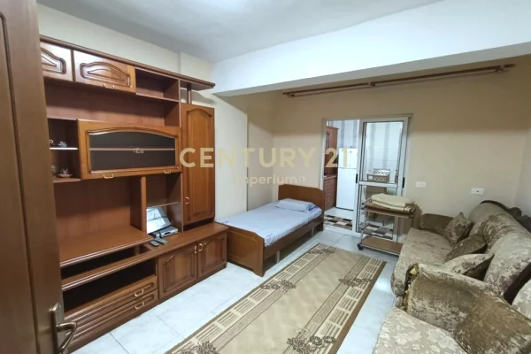 Tek Rruga Dritan Hoxha Jepet me Qira Apartament 2+1