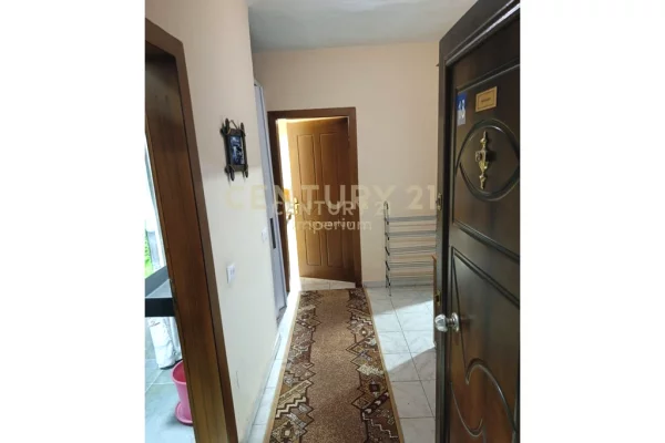 Shtepi me qera Apartament ne Tirane, 2+1, Mobilimi Pjeserisht e mobiluar, Pagesa 500  Euro.