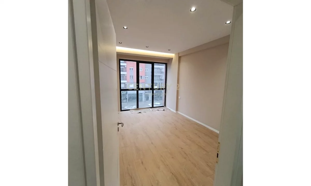 Shtepi me qera Apartament ne Tirane, 1+1, Mobilimi Pjeserisht e mobiluar, Pagesa 450  Euro.