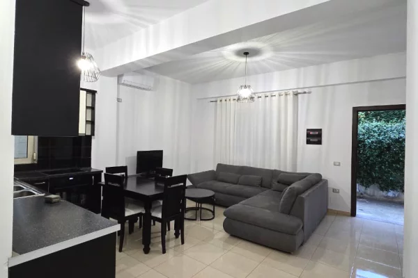 Appartamento in affitto a Tirana 1+1, Arredato