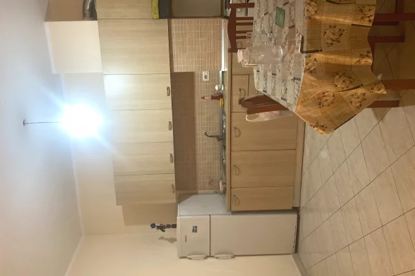 Shtepi me qera Apartament ne Tirane, 2+1, Mobilimi E mobiluar, Pagesa 370  Euro.