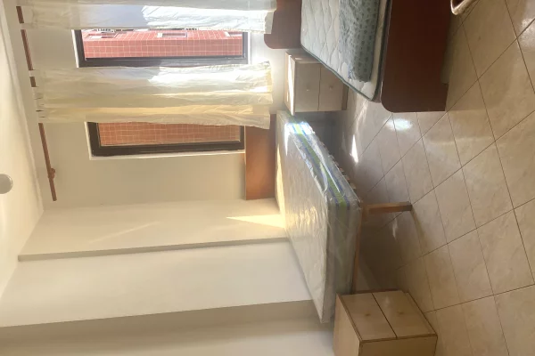 Shtepi me qera Apartament ne Tirane, 2+1, Mobilimi E mobiluar, Pagesa 370  Euro.