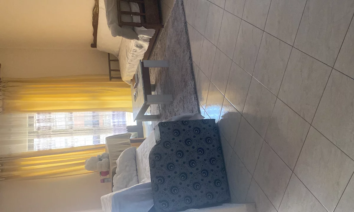 Shtepi me qera Apartament ne Tirane, 2+1, Mobilimi E mobiluar, Pagesa 370  Euro.