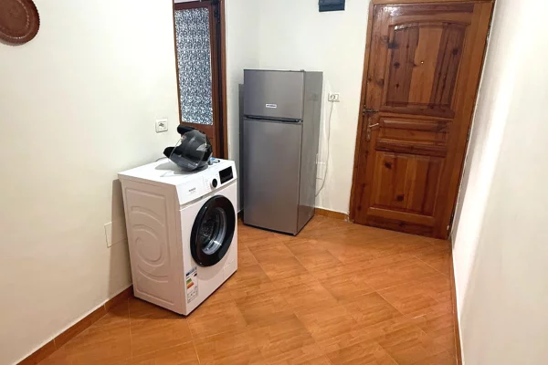 Shtepi me qera Apartament ne Tirane, 2+1, Mobilimi E mobiluar, Pagesa 40,000  Leke.